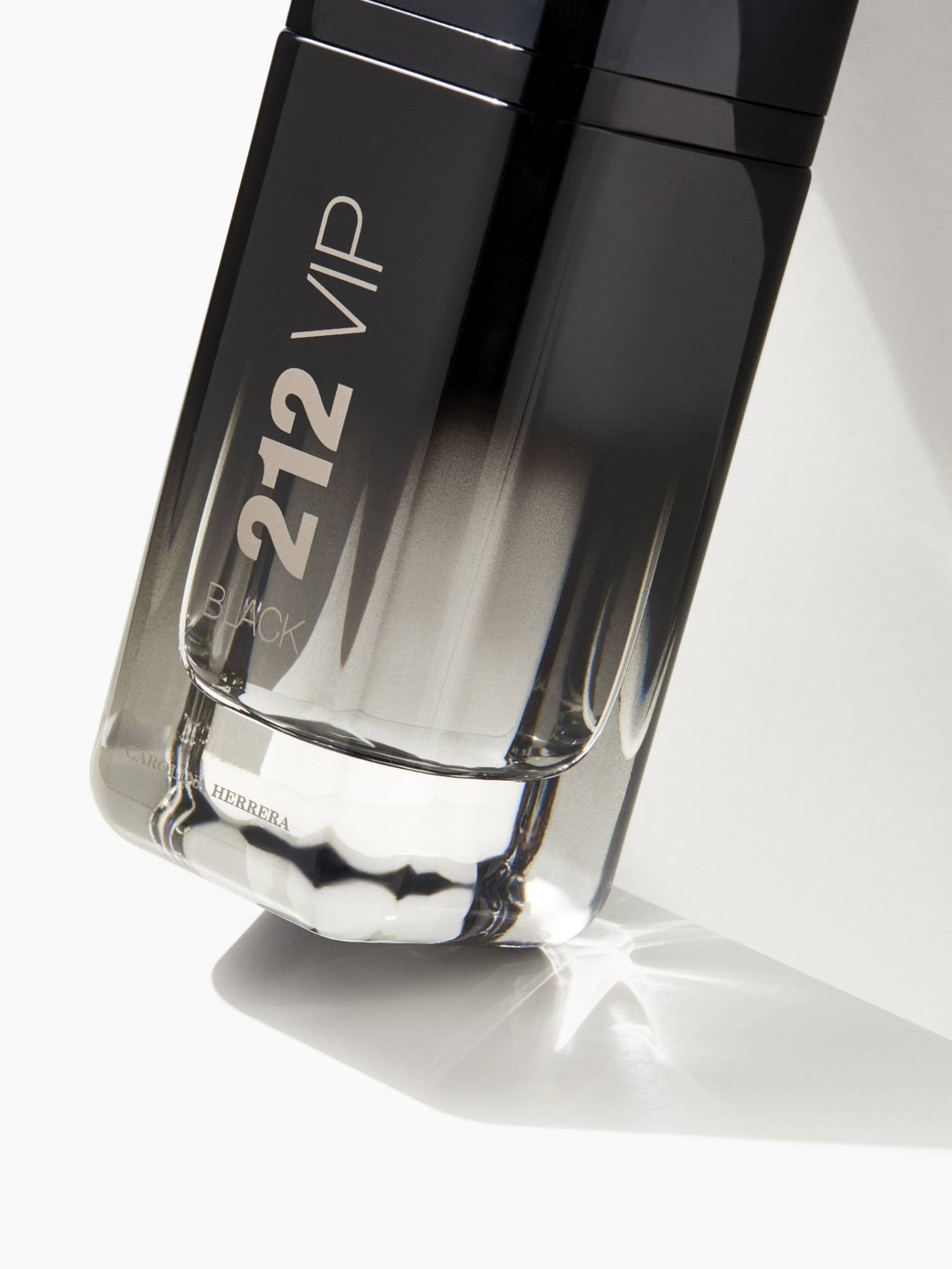 Carolina Herrera 212 VIP Black EDP 100 ml